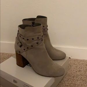 BP Ankle boots gray color